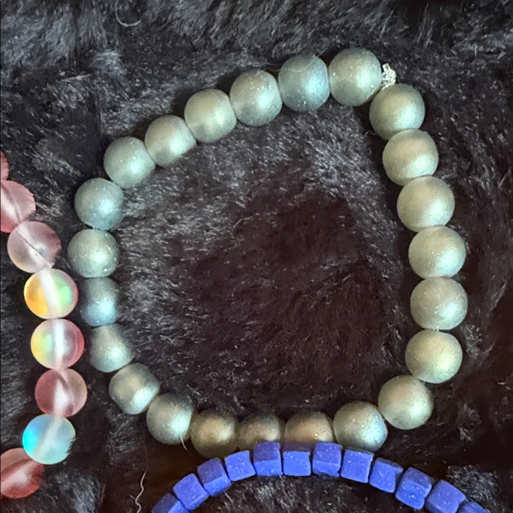 Elegant Multicolor Beaded Bracelet Set - Picture 3 of 5